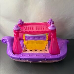 Shimmer & Shine Swing & Splash Genie Boat
With 10 shimmer & shine genies